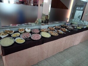 Daily continental breakfast (EUR 1 per person) - Hotel Alba (Livigno)