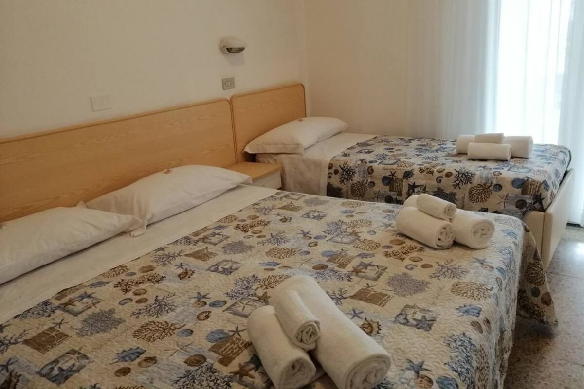 In-room safe, desk, WiFi (free), bed sheets