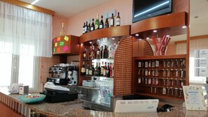 Bar (in der Unterkunft)