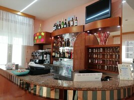 Bar (en el alojamiento)