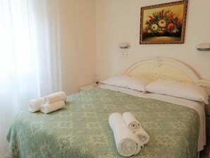 In-room safe, desk, free WiFi, bed sheets - Hotel Alba (Livigno)