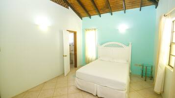 Deluxe Room, 1 Queen Bed, Non Smoking, Hill View | Individually decorated, iron/ironing board, free WiFi, bed sheets