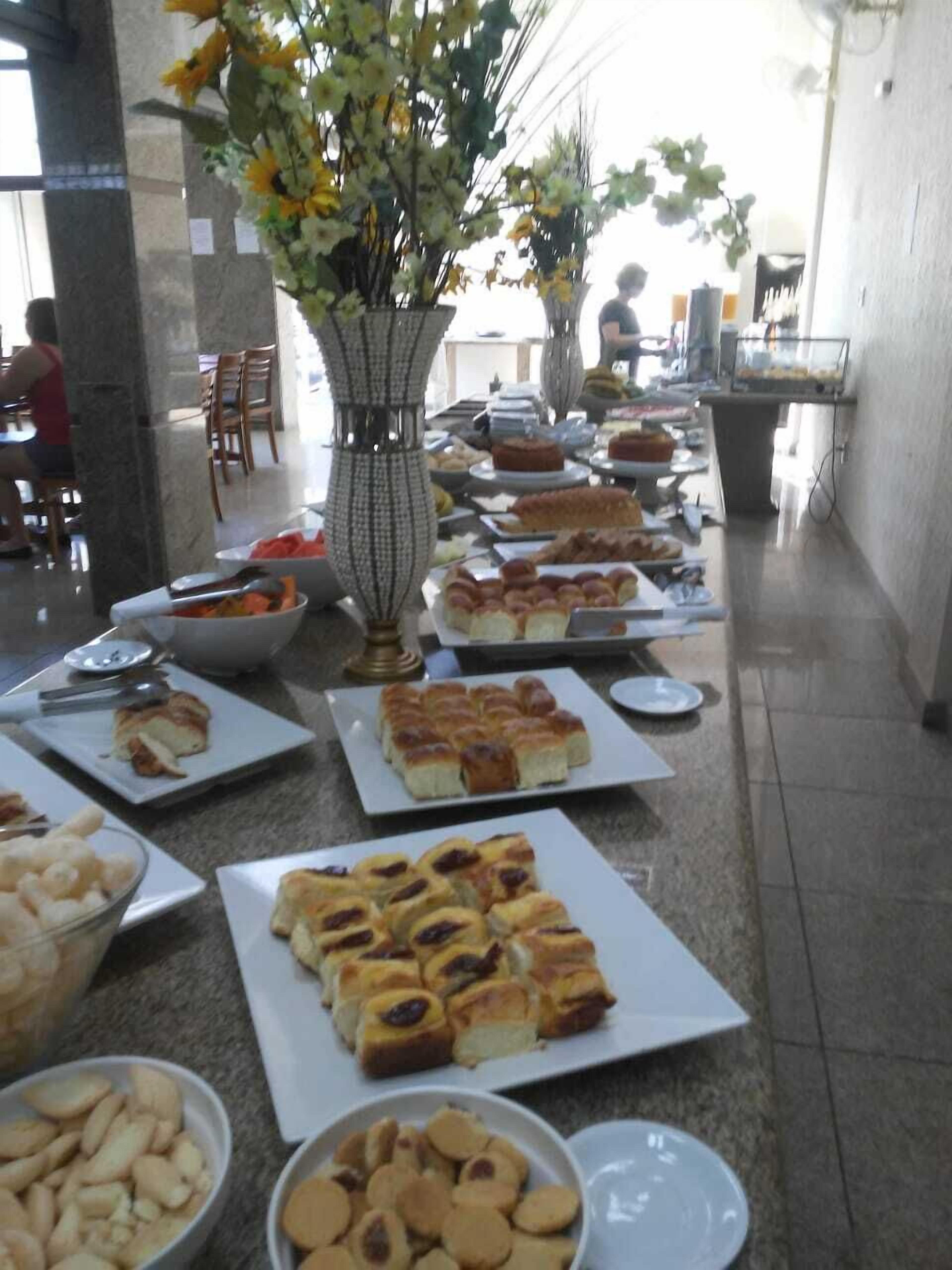 standard double room, 1 double bed, non smoking | in-room dining