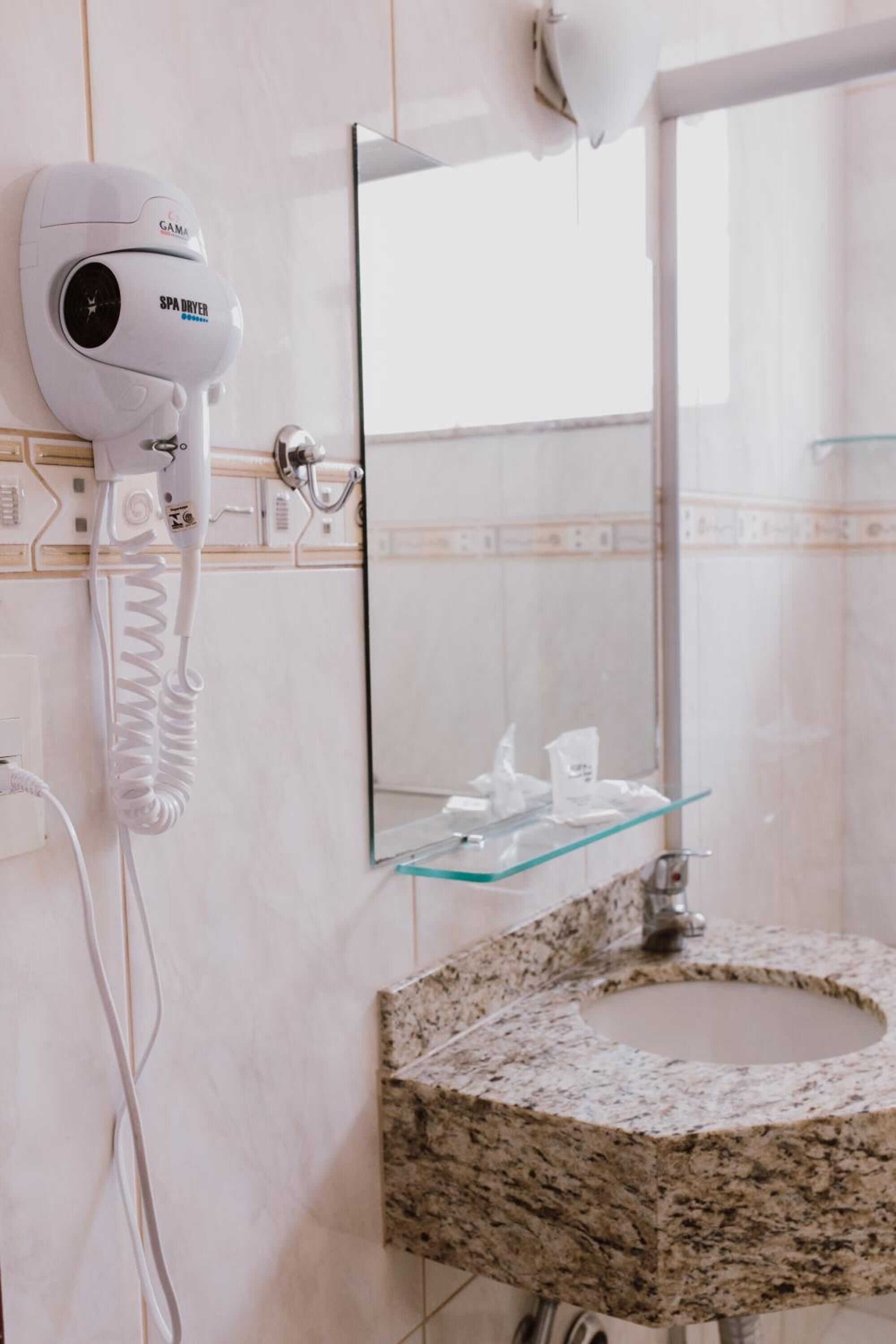 shower, rainfall showerhead, free toiletries, hair dryer