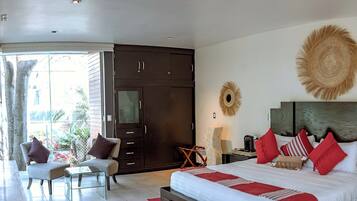 Romantic Room, 1 King Bed, Non Smoking | In-room safe, individually decorated, individually furnished