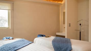 2 treatment rooms