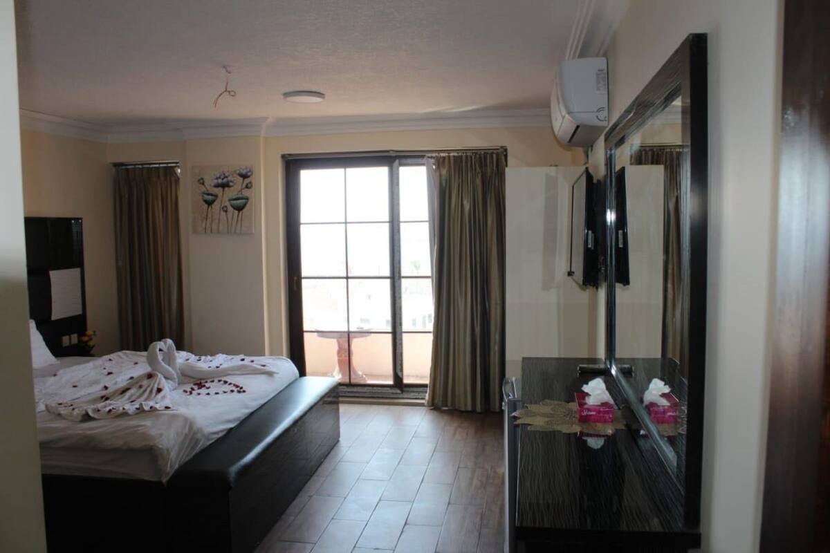 Desk, free WiFi, bed sheets