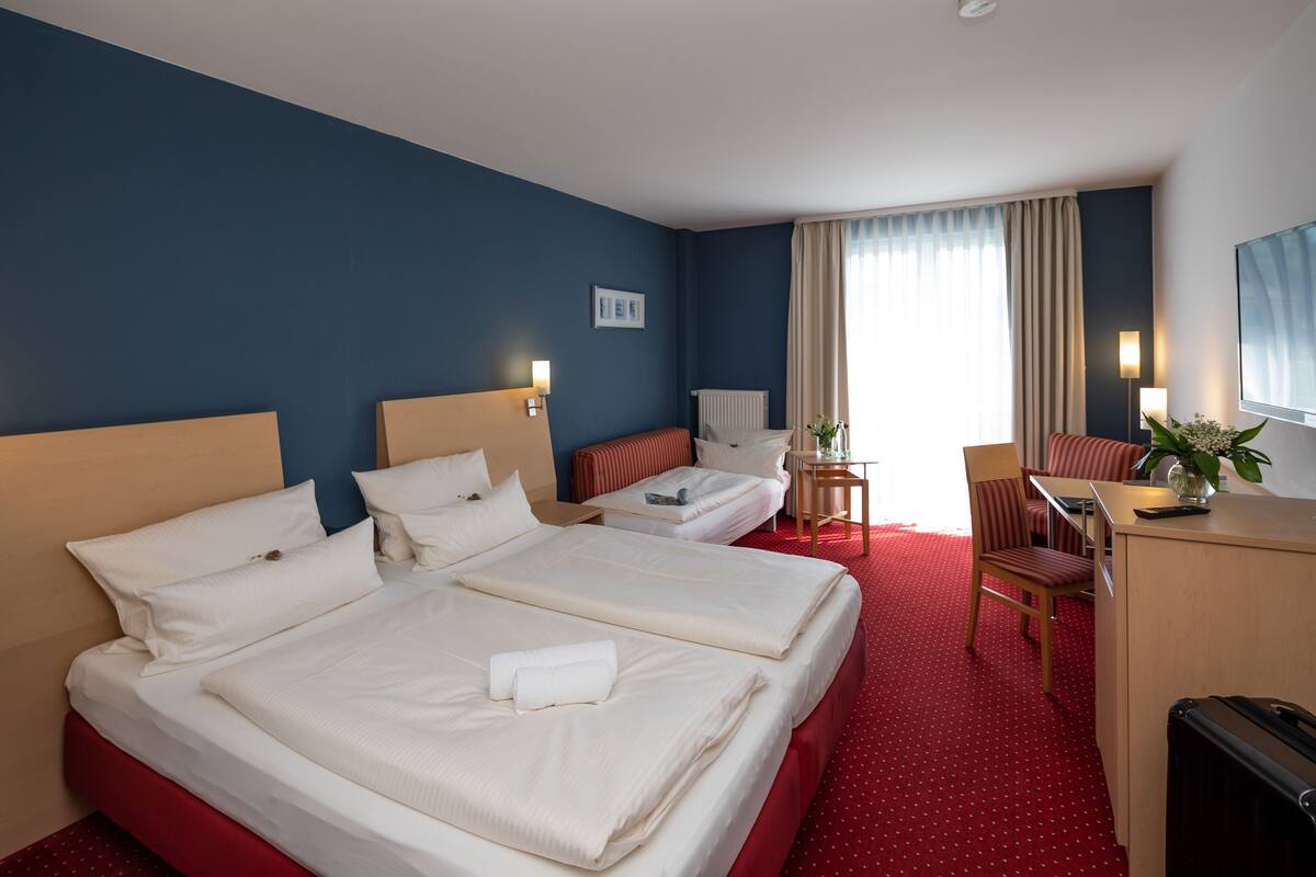 Basic Double or Twin Room, City View | Premium bedding, in-room safe, desk, laptop workspace