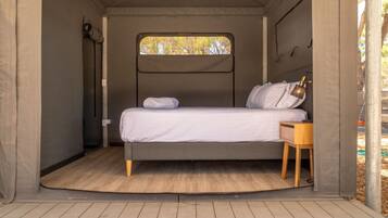 Free WiFi, bed sheets