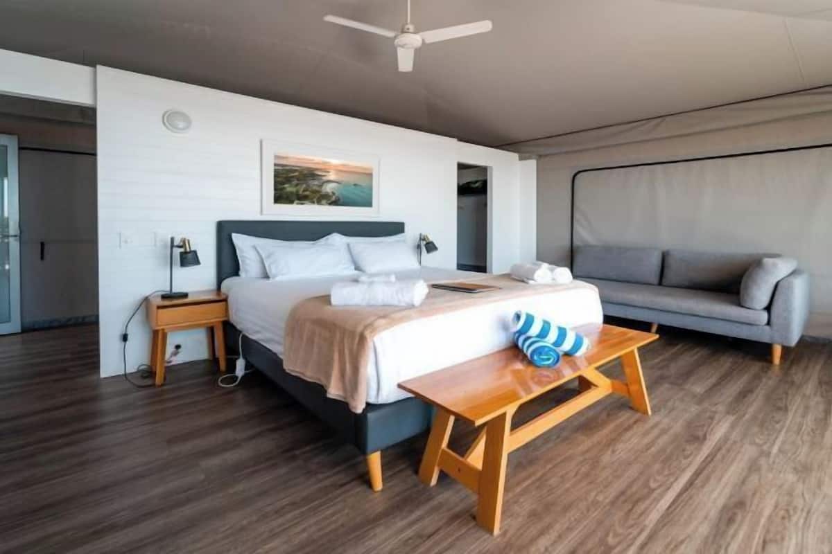 Wi-Fi de cortesia, roupa de cama
