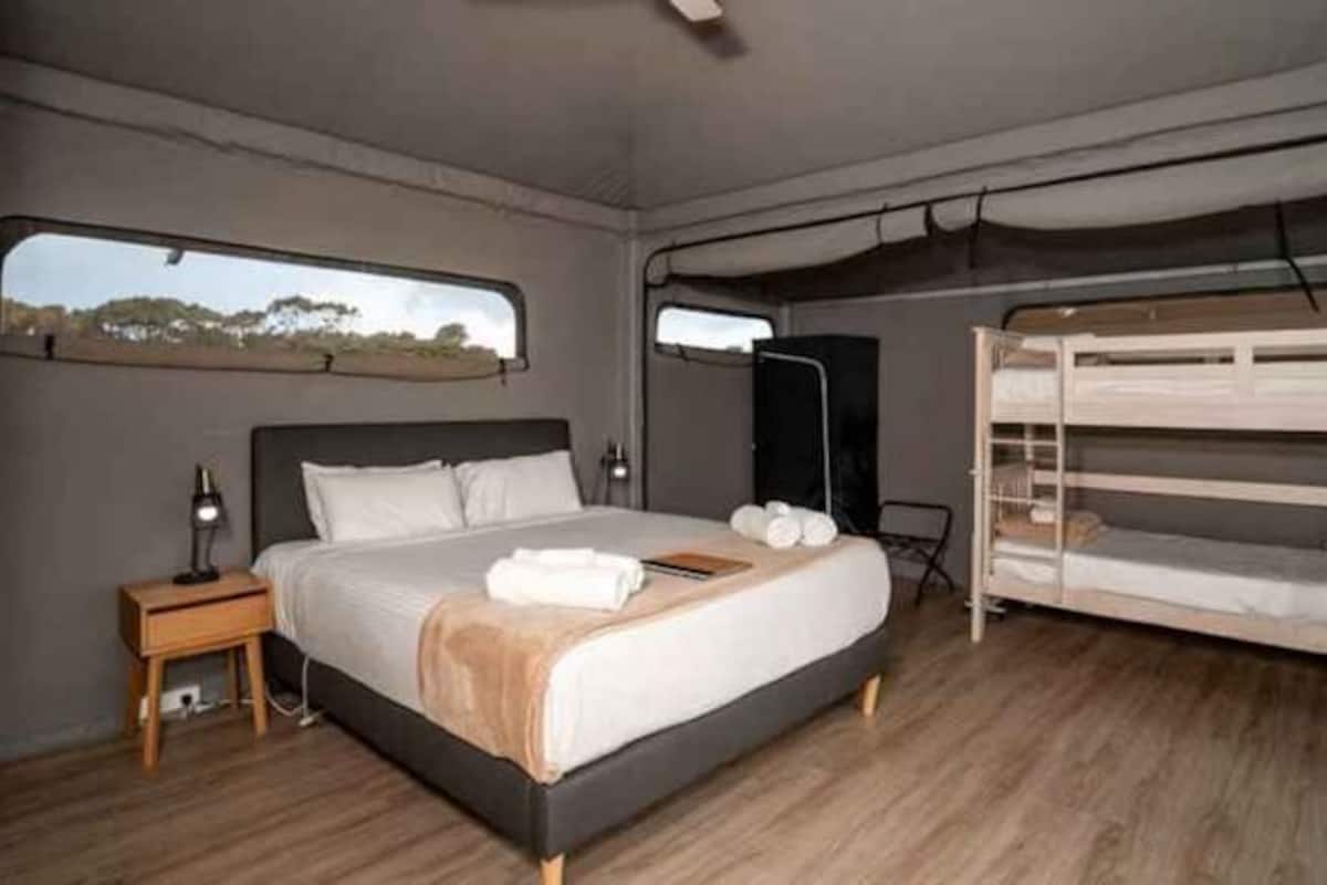 Wi-Fi de cortesia, roupa de cama