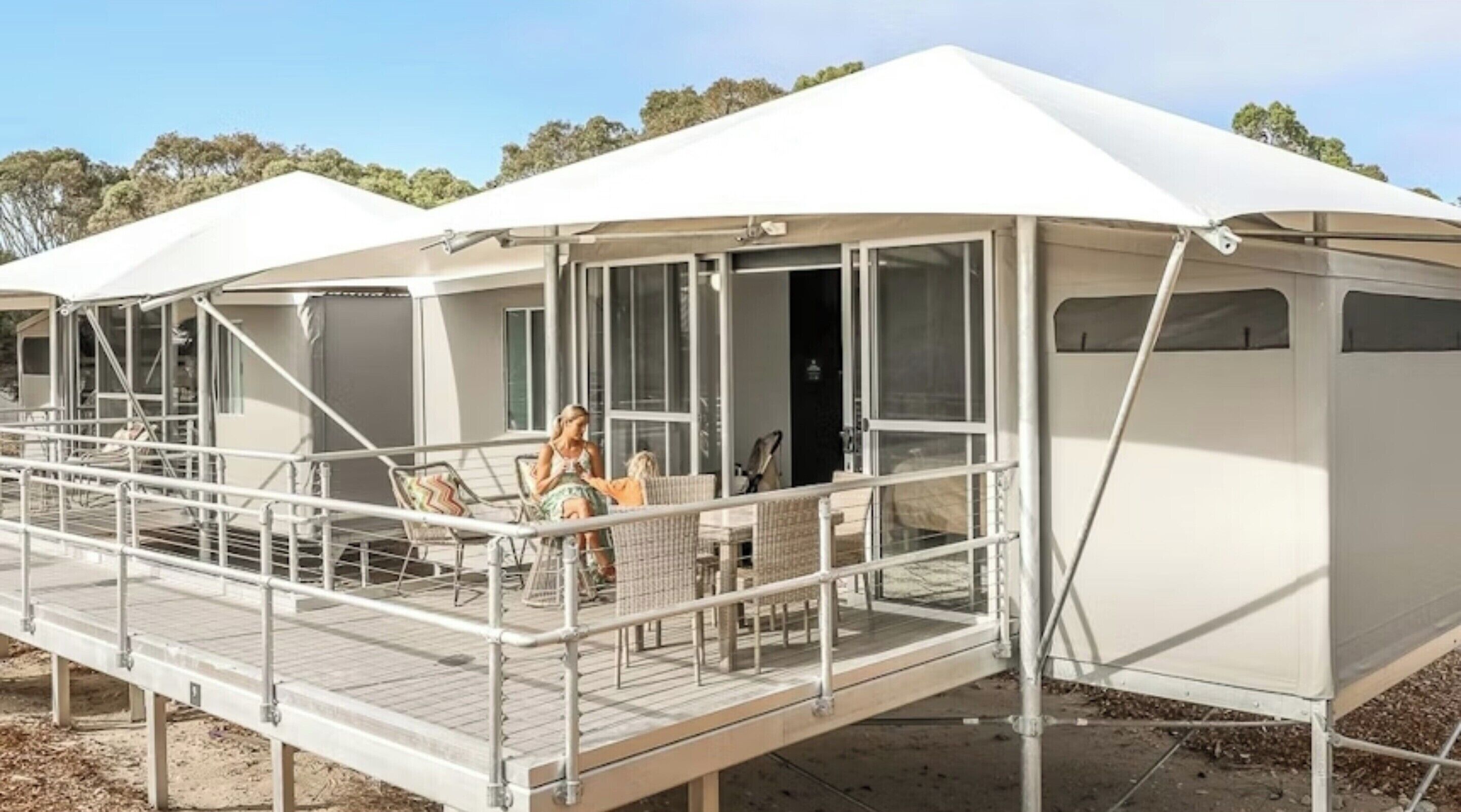 Superior Access Tent | Free WiFi, bed sheets