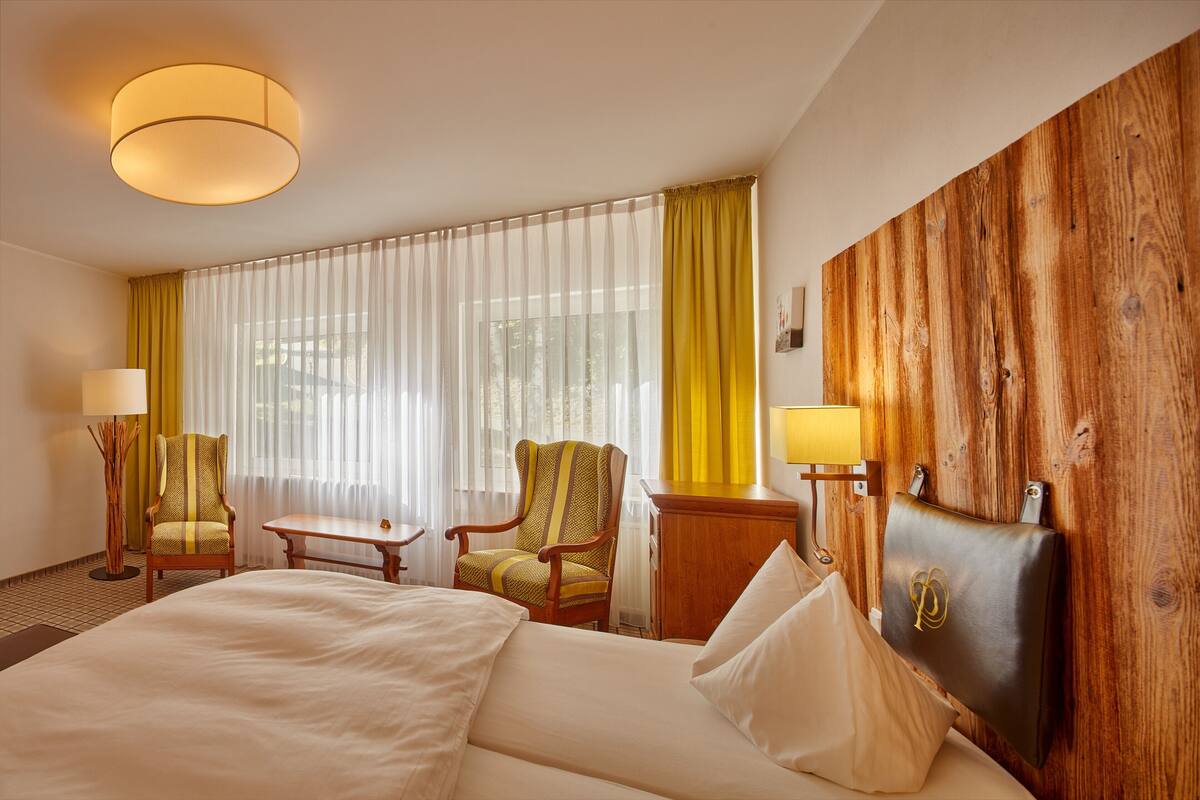 Superior Room | Hypo-allergenic bedding, in-room safe, desk, cots/infant beds