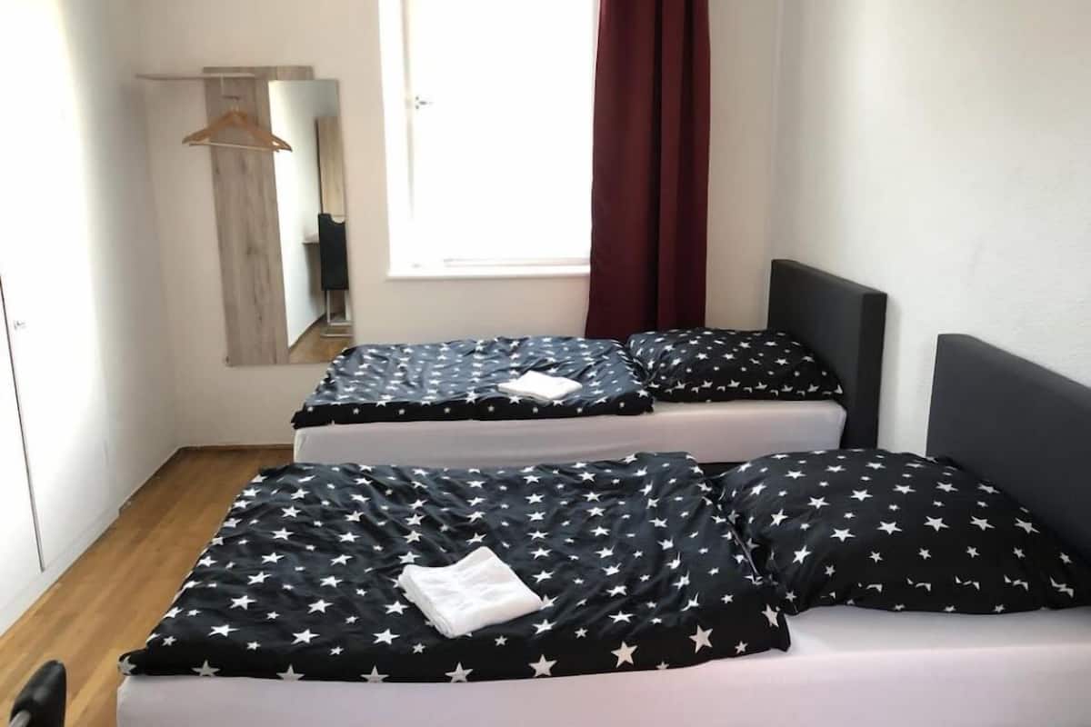 Premium Double Room | In-room safe, desk, iron/ironing board (on request), WiFi (free)