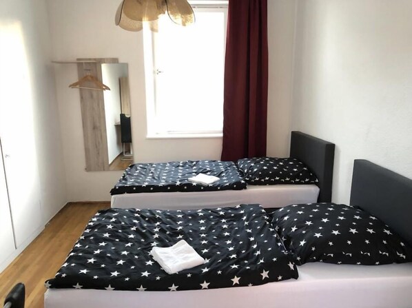 Dobbeltrom – premium | Safe på rommet, skrivebord, strykejern/-brett og wi-fi (inkludert)