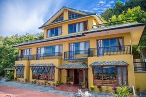 Exterior - The Lapsi Tree (Mahamanjushree Nagarkot)