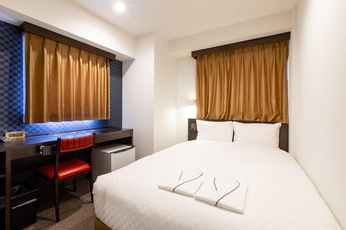 In-room safe, blackout curtains, soundproofing, free WiFi