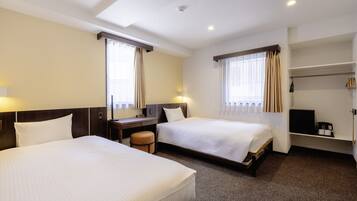 Caja de seguridad en la habitación y cortinas blackout