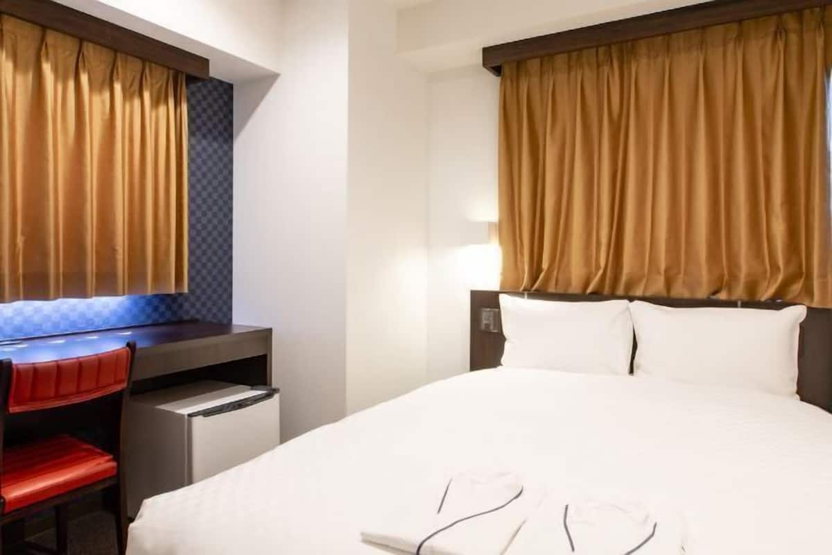 In-room safe, blackout curtains, soundproofing, free WiFi