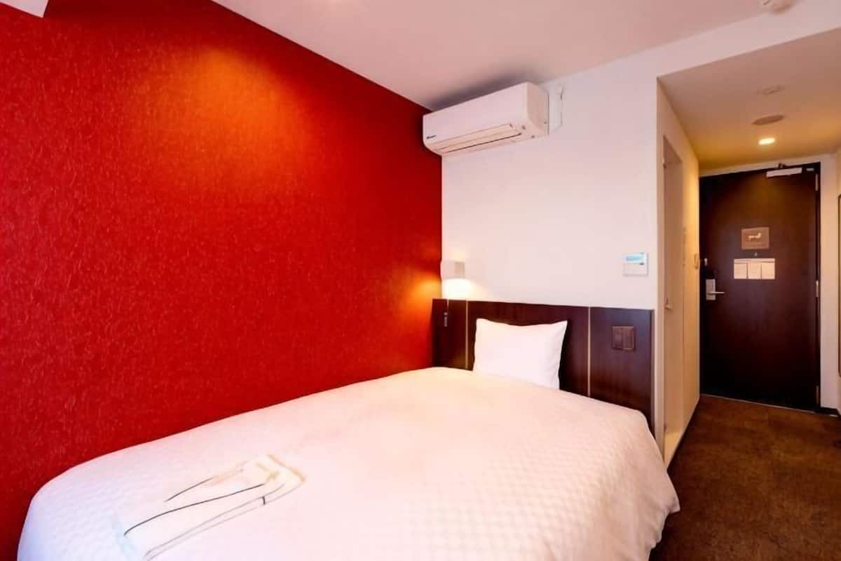In-room safe, blackout drapes, soundproofing, free WiFi