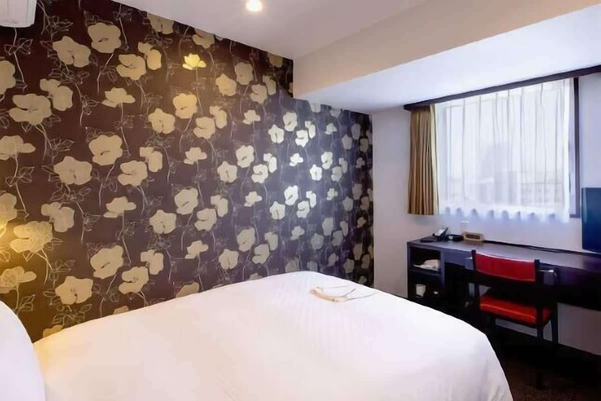In-room safe, blackout curtains, soundproofing, free WiFi