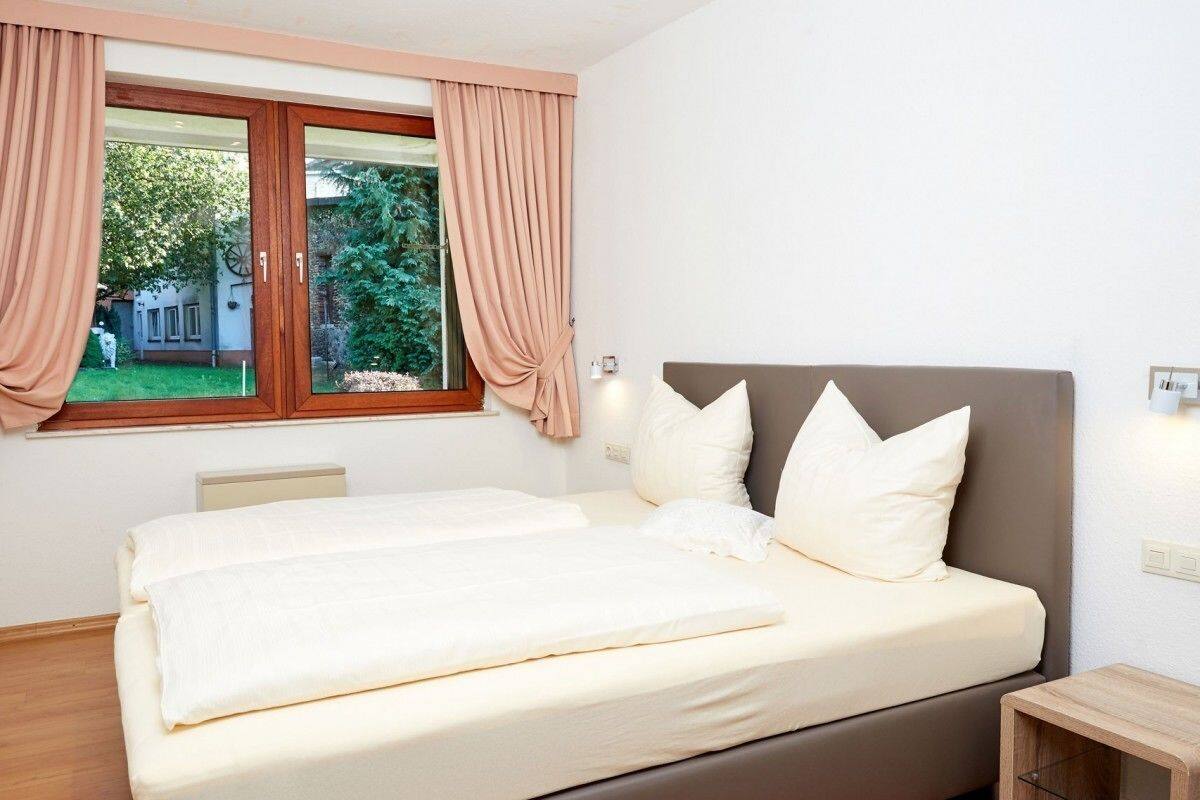 In-room safe, desk, free WiFi