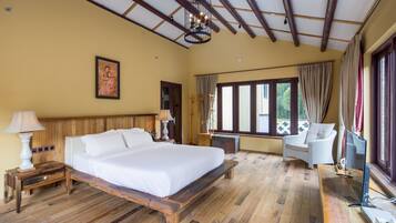 Minibar, in-room safe, desk, soundproofing