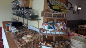 Free daily buffet breakfast