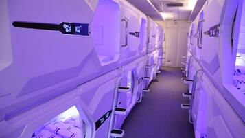 In-room safe, free WiFi, bed sheets