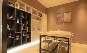 Interior - Homeinn · neo (Qingdao Chengyang Zhengyang Middle Road Wanxianghui) (Qingdao)