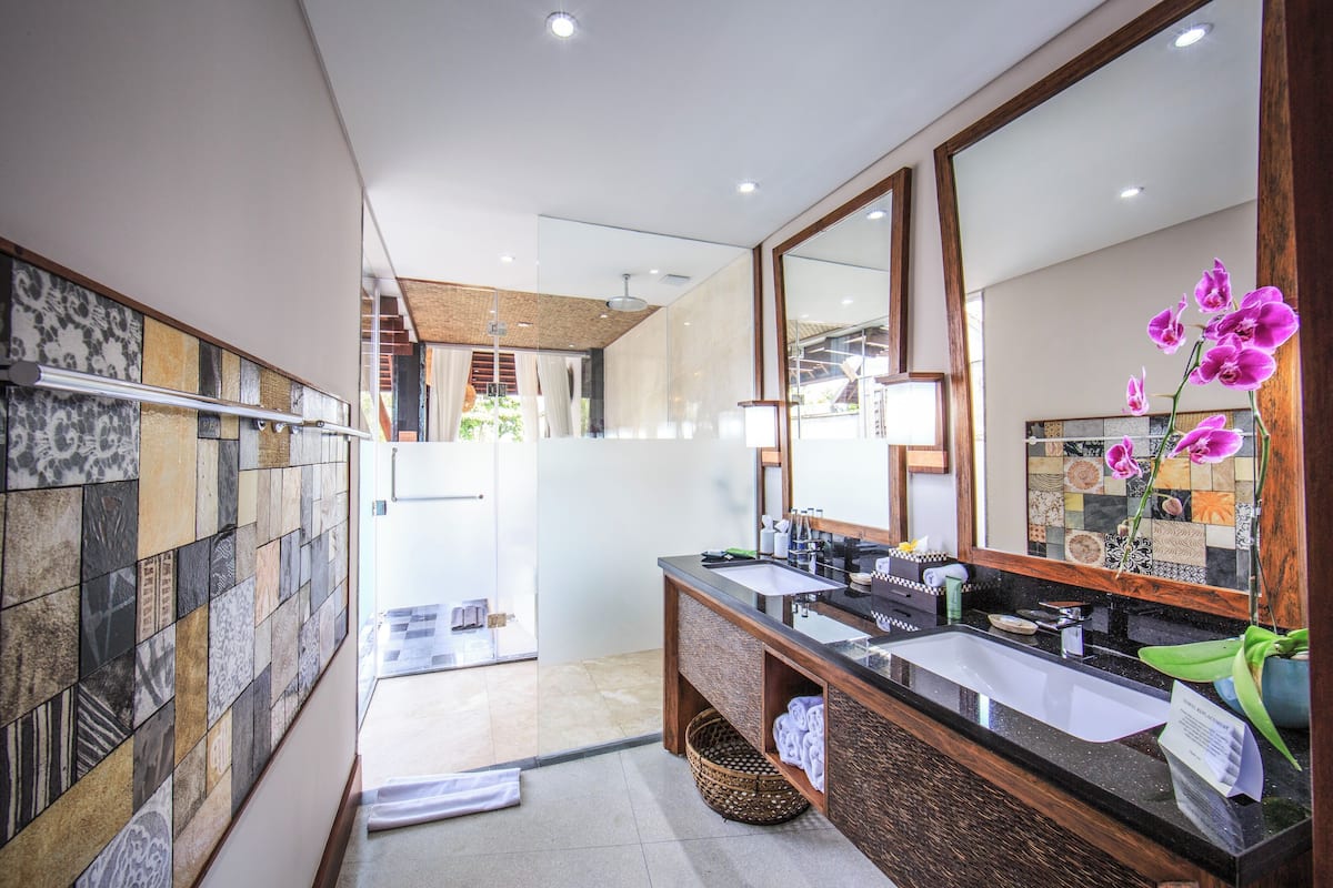 Forest View with Personal Pool Villa | Minibar, in-room safe, desk, blackout curtains