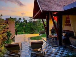 Valley View with Personal Pool Villa | Pemandangan dari bilik