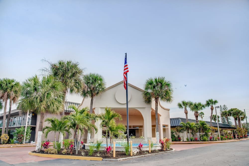 Super 8 by Wyndham St. Petersburg