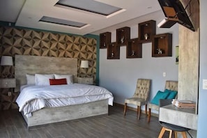 Studio Suite có tầm nhìn toàn cảnh (Plus) | Két bảo mật tại phòng, bàn, truy cập Internet không dây miễn phí