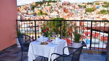 Suite estudio panorámica (Plus) | Caja de seguridad en la habitación, escritorio y wifi gratis