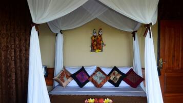 Design Room, Non Smoking, Mountain View | In-room safe, individually decorated, desk, bed sheets