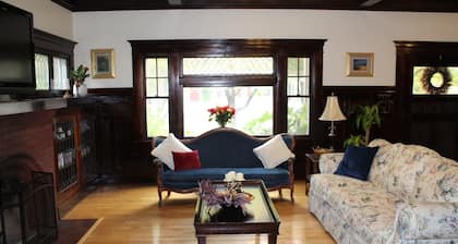 Lady Geneva Bed and Breakfast