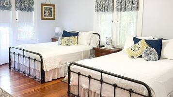 Habitación Deluxe, 2 camas Queen size, para no fumadores | Ropa de cama de alta calidad, edredón y camas con pillow-top