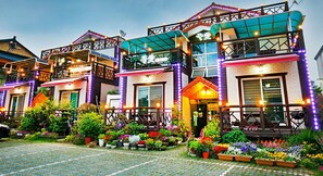 Mặt tiền nơi lưu trú