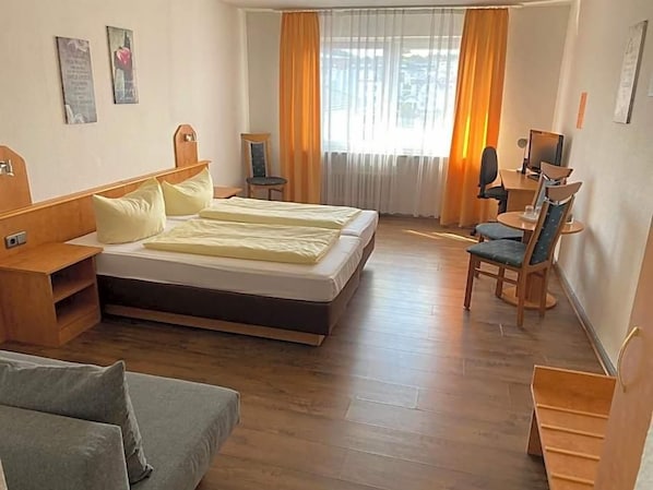 Room - Hotel Sonne Haus 1 (Idstein)