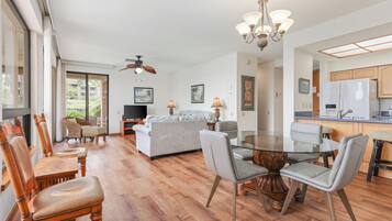 Shores at Waikoloa Unit 105 Garden View 2 Bedroom 2 Bath | Individuell dekoriert, individuell eingerichtet, Bügeleisen/Bügelbrett