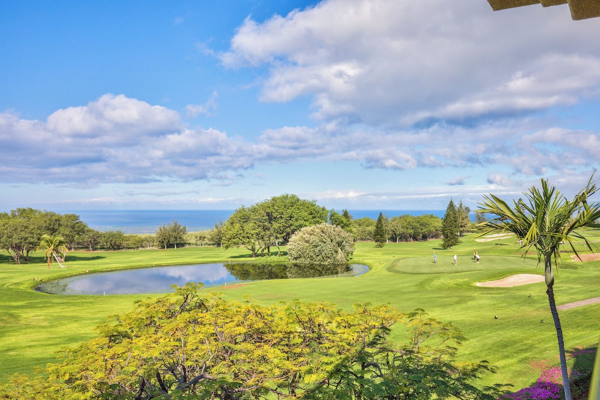 Waikoloa Fairways Unit A207 Golf Ocean View 2 Bedroom 2.5 Bath | Vista da sacada