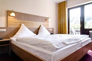 Desk, free cribs/infant beds, rollaway beds, free WiFi