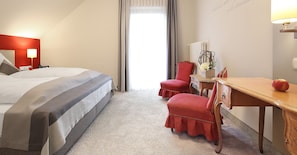 Comfort Double Room | In-room safe, individually decorated, individually furnished