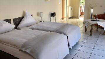 Double or Twin Room | Desk, soundproofing, rollaway beds, free WiFi