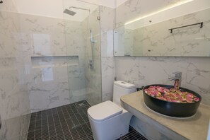 Deluxe Double or Twin Room, Multiple Beds, City View, Garden Area