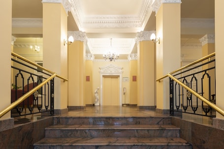 Lobby. Palais am Kleistpark