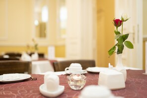 Desayuno buffet todos los días (con cargo)