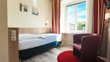 Classic Single Room | Minibar, desk, blackout drapes, bed sheets