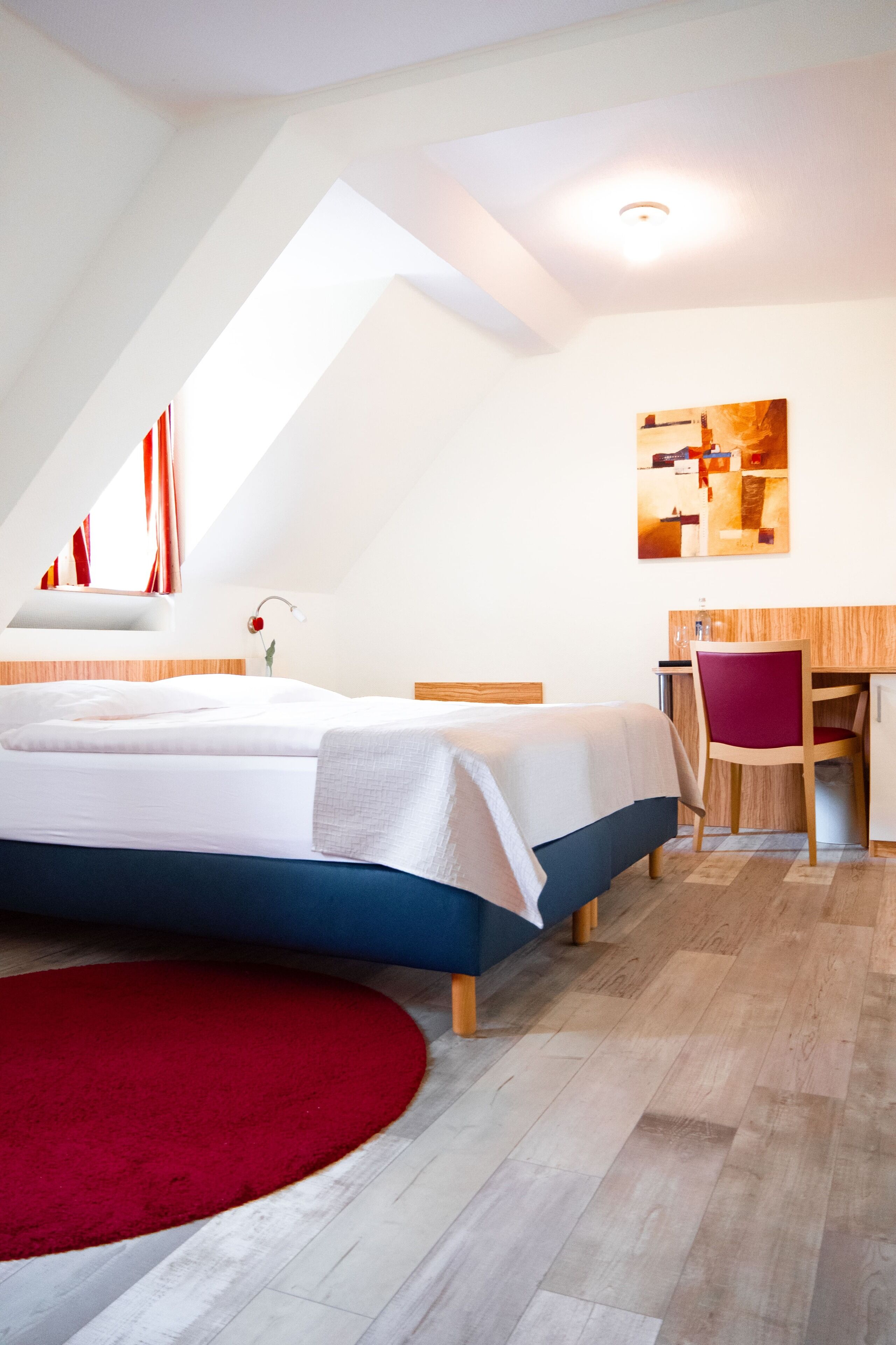 classic double room | minibar, desk, blackout curtains, bed sheets